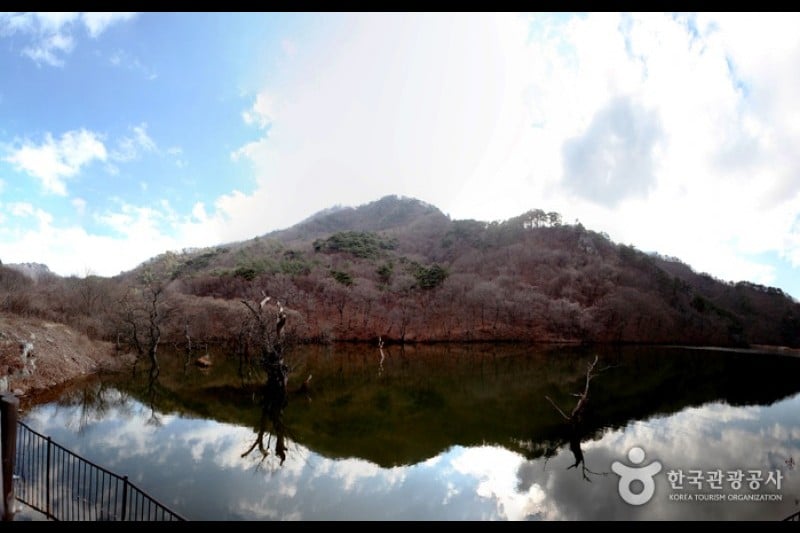 Jusanji Pond  (1/14)
