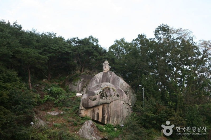 Rock-carved Standing Buddha in Icheon-dong, Andong  (1/3)