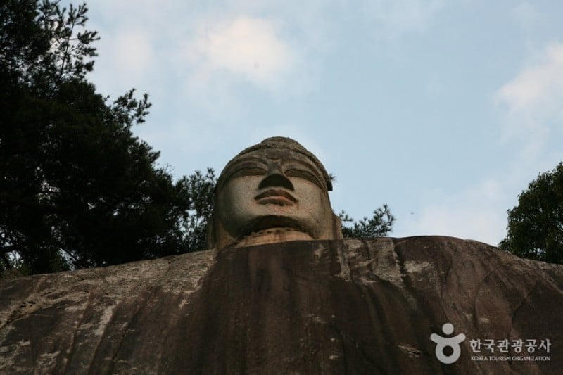Rock-carved Standing Buddha in Icheon-dong, Andong  (3/3)