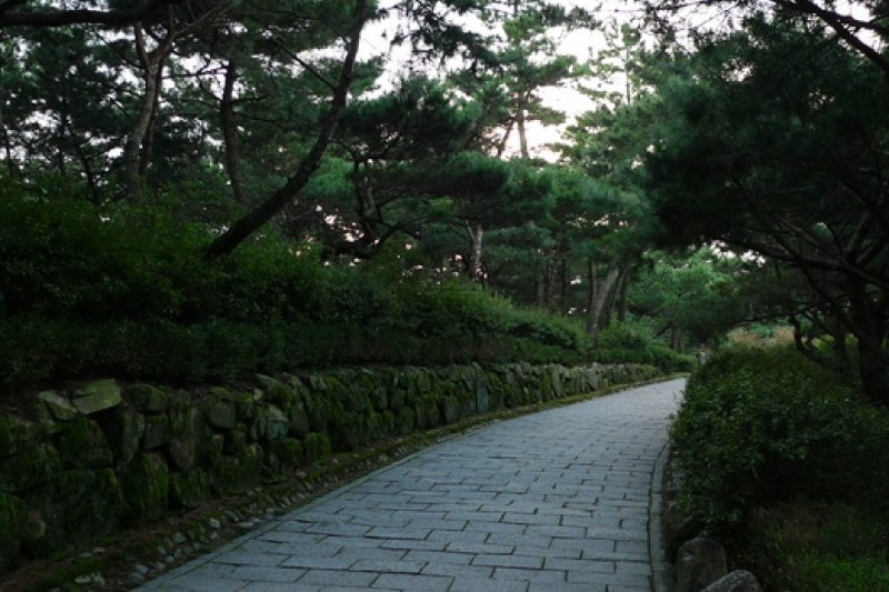 Tomb of General Kim Yusin  (3/10)