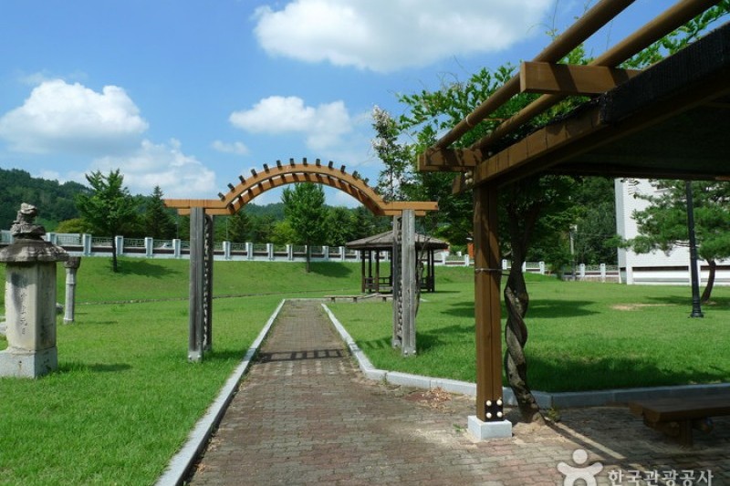 Andong Folk Museum  (5/9)