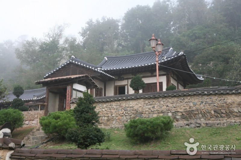 Imcheonggak House  (1/8)