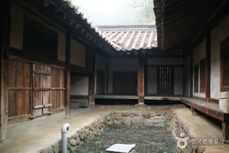 Imcheonggak House  (2/8)