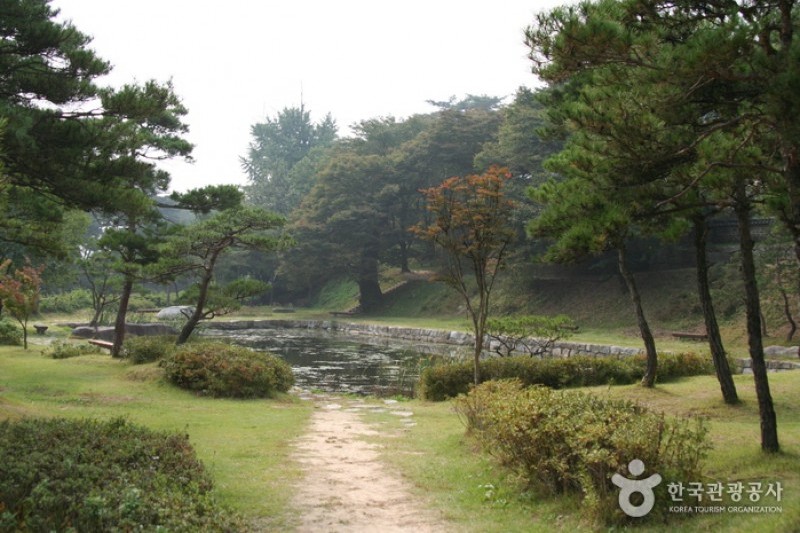 Sosuseowon Confucian Academy  (8/24)