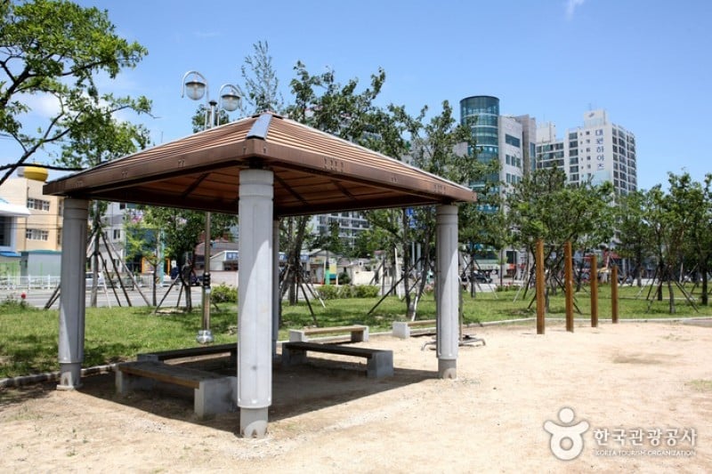 Yeongildae Beach 