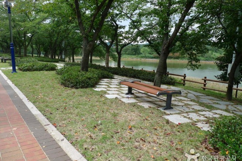 Bomunho Lake   (1/17)