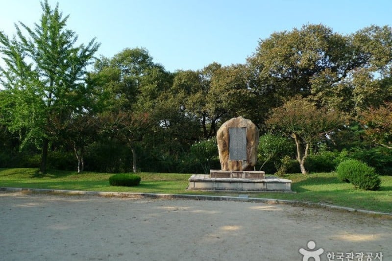 Gyeongju Oreung Royal Tombs  (3/28)