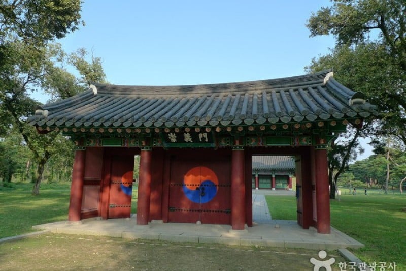 Gyeongju Oreung Royal Tombs  (8/28)