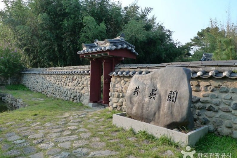 Gyeongju Oreung Royal Tombs  (15/28)