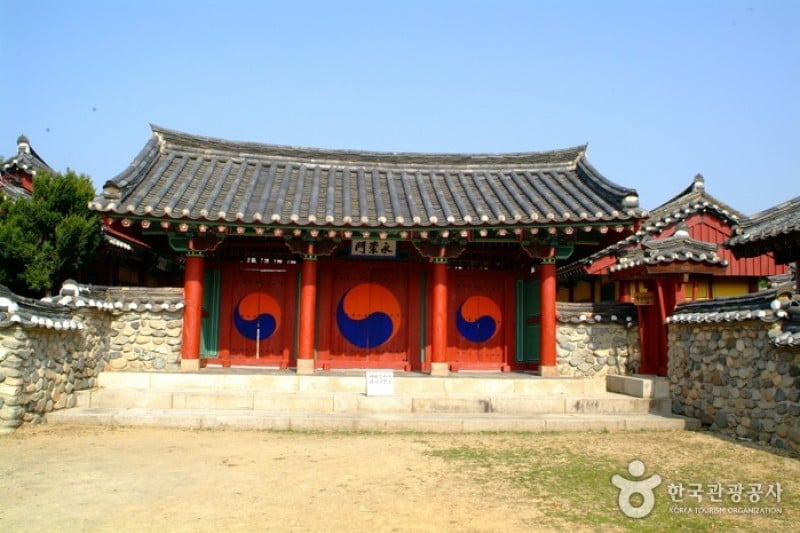 Gyeongju Oreung Royal Tombs  (25/28)