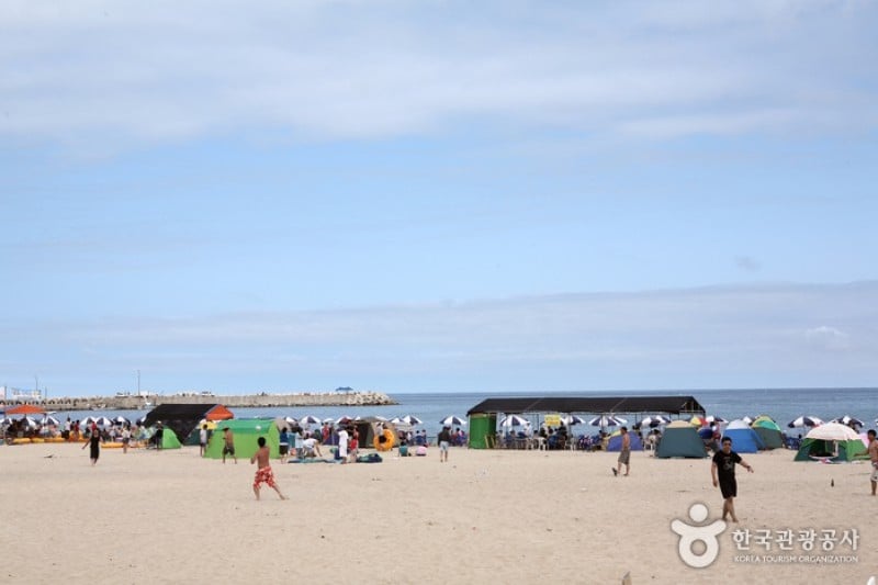 Goraebul Beach  (5/16)