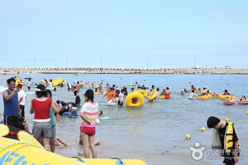 Goraebul Beach  (7/16)