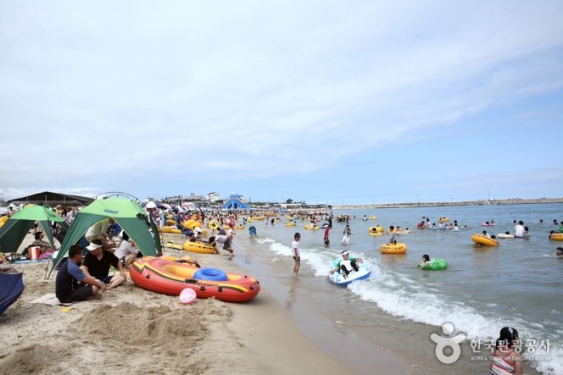 Goraebul Beach  (9/16)