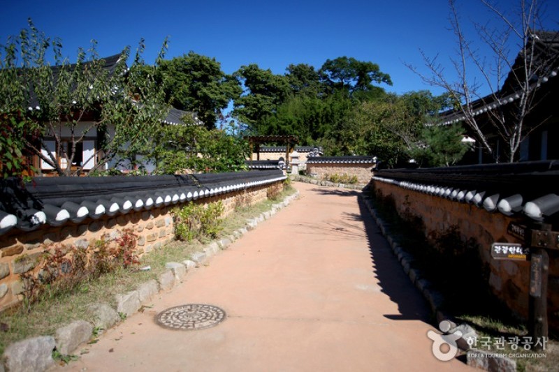 Gyeongju Gyochon Traditional Village  (1/10)