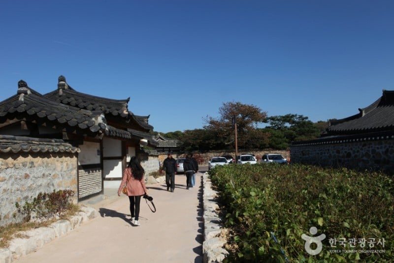 Gyeongju Gyochon Traditional Village  (2/10)