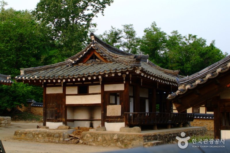 Head House of Pansagongpa Branch of Pyeongsan Shin Clan  (2/3)
