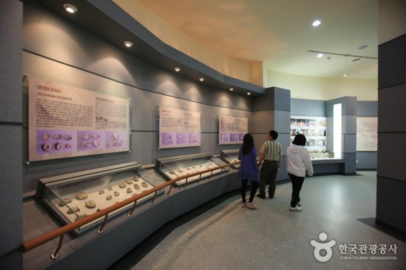 Mungyeong Ceramic Museum  (3/11)