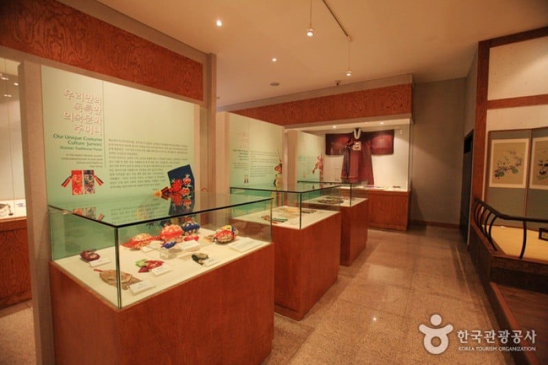 Mungyeong Confucian Museum  (5/12)