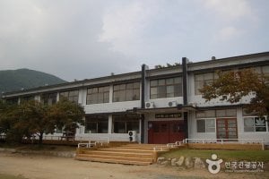 Bisl Pottery Studio 