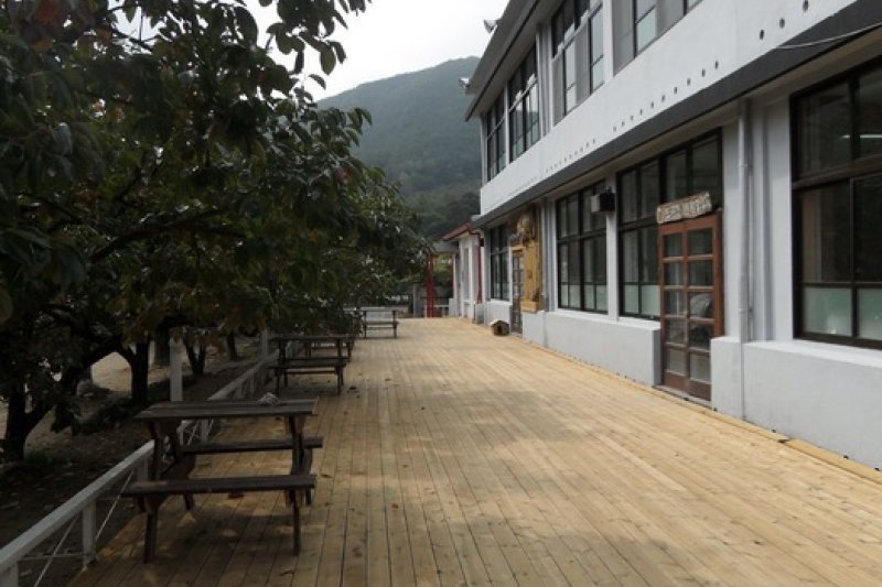 Bisl Pottery Studio  (3/11)