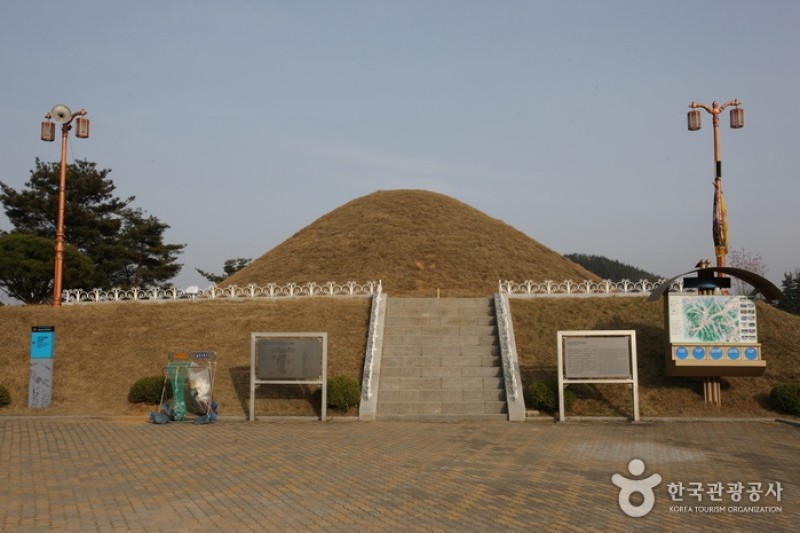 Jisandong Ancient Tombs  (2/13)