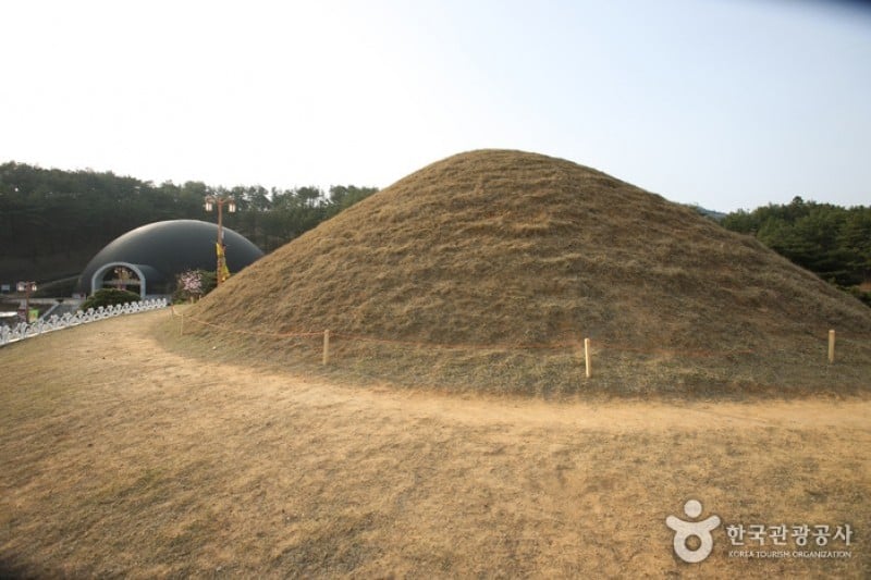 Jisandong Ancient Tombs  (3/13)