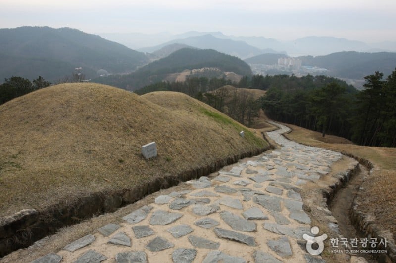 Jisandong Ancient Tombs  (4/13)