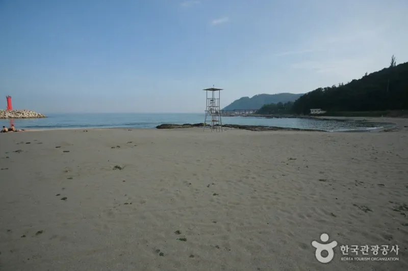 Gyeongjeong Beach (경정해수욕장) (3/4)