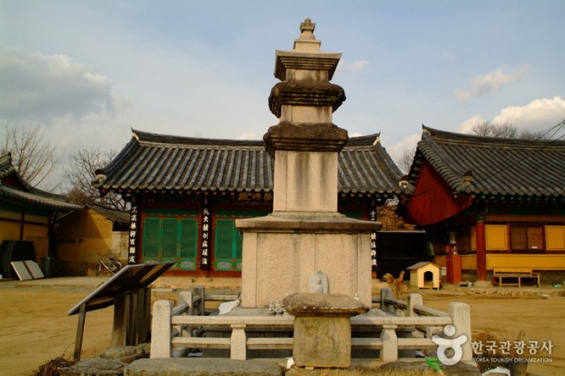 Yonghwasa Temple  (1/2)