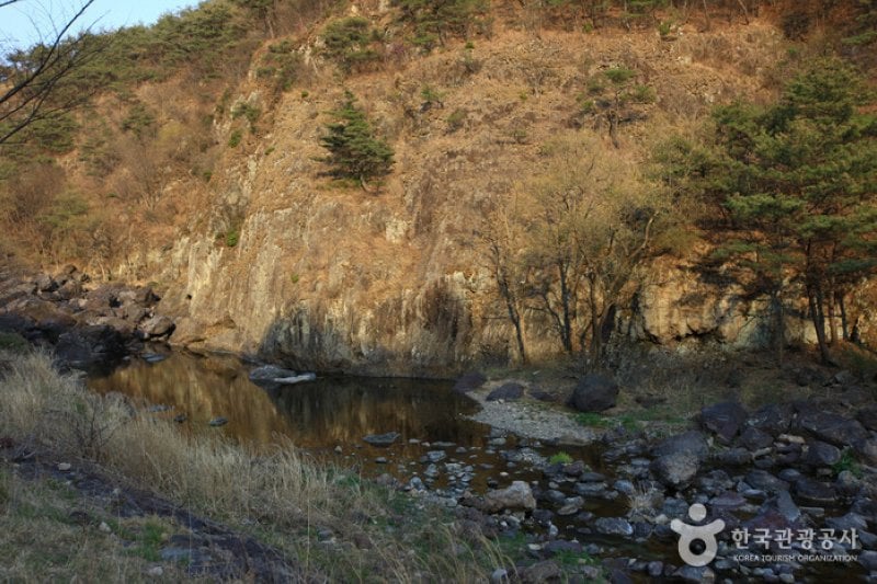 Binggye Valley  (1/18)