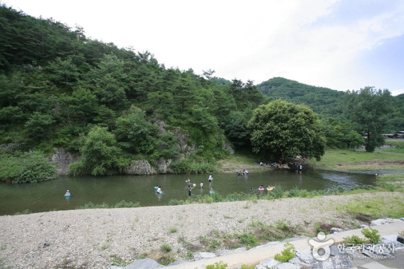 Binggye Valley  (3/18)