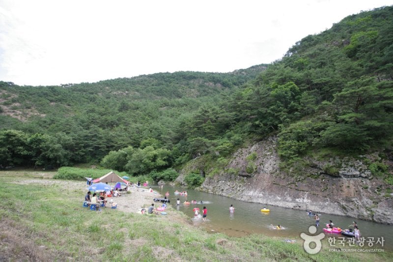 Binggye Valley  (4/18)