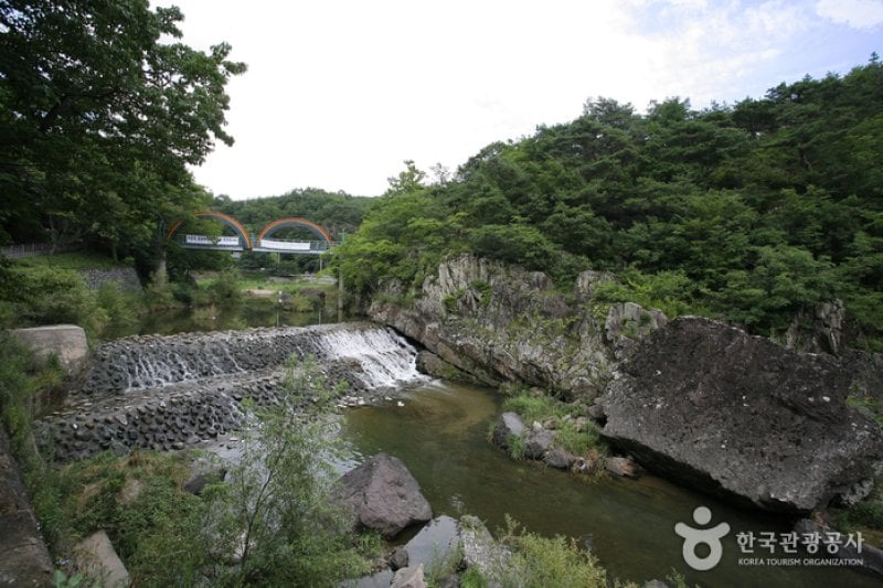 Binggye Valley  (6/18)