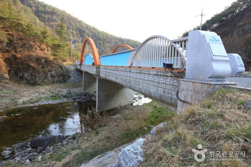 Binggye Valley  (9/18)