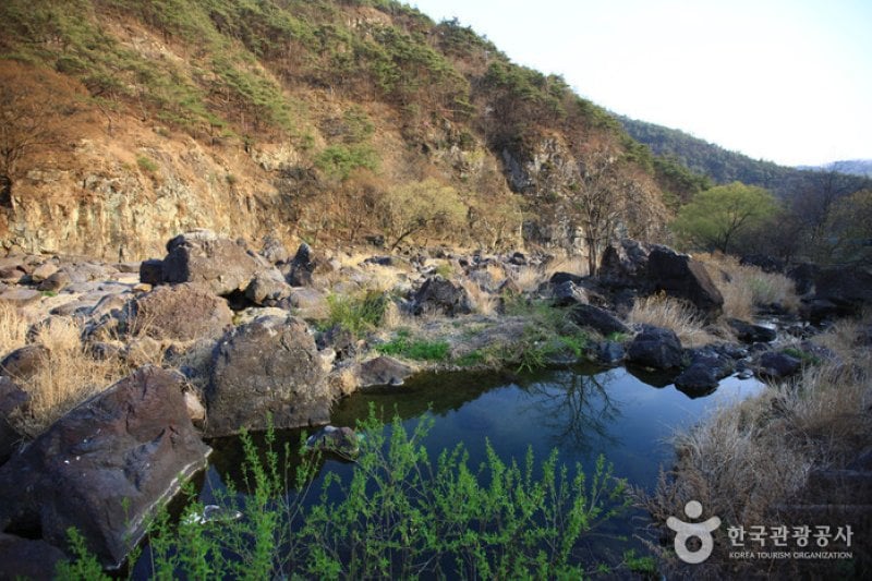 Binggye Valley  (10/18)