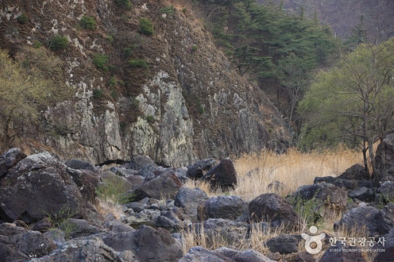 Binggye Valley  (12/18)