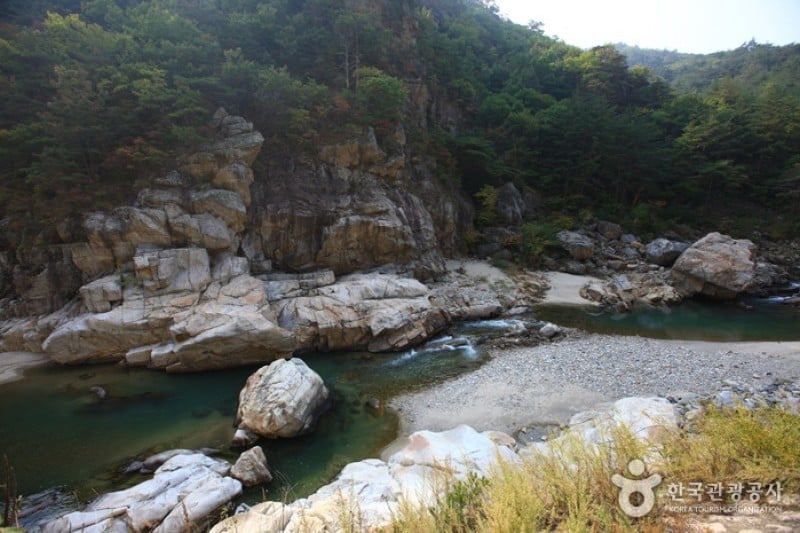 Buryeongsa Valley  (6/18)