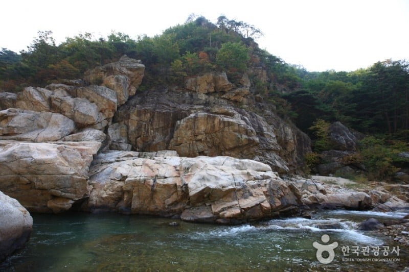 Buryeongsa Valley  (12/18)