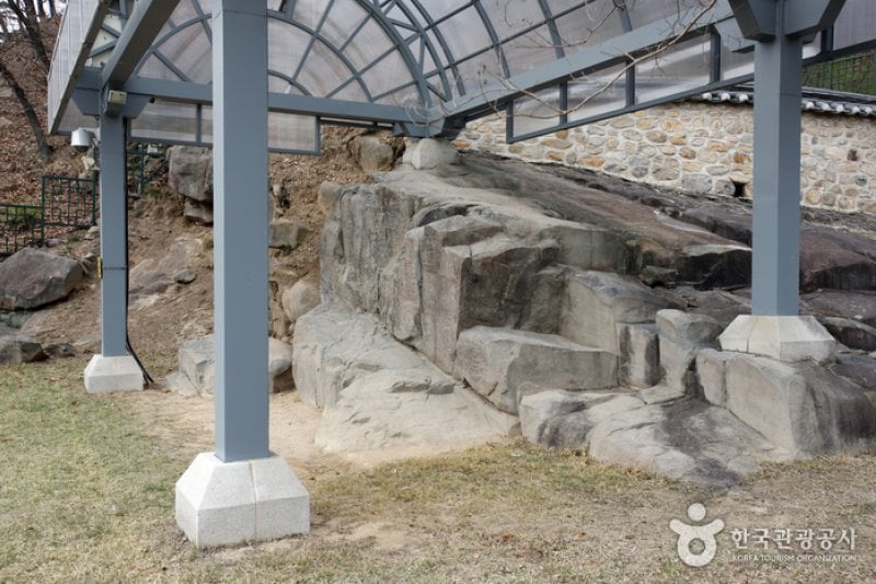 Goryeong Janggi-ri Rock Art (고령 장기리 암각화) (2/13)