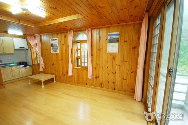 Geommasan Natural Recreation Forest (검마산자연휴양림) (13/15)