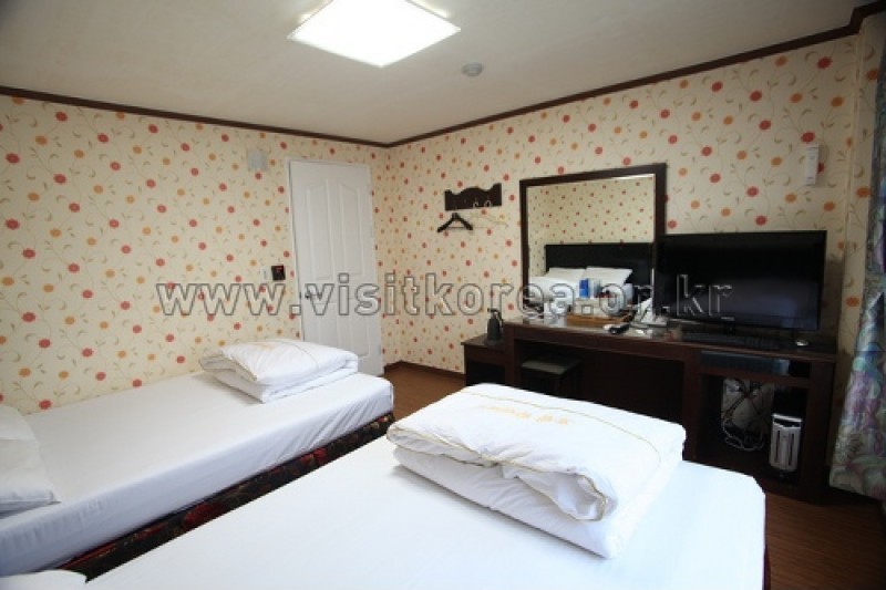 Hotel Valentine - Goodstay  (6/24)
