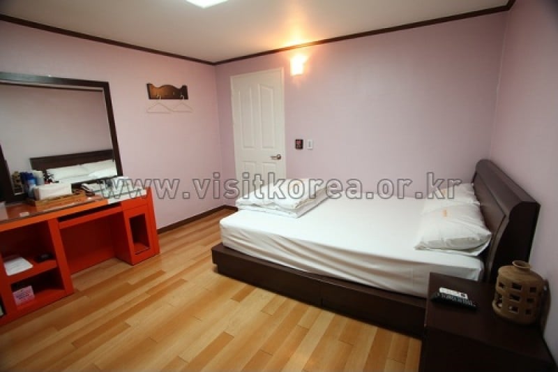 Hotel Valentine - Goodstay  (9/24)