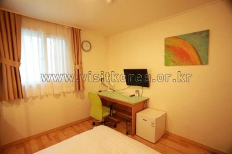 Appletree Hotel - Goodstay  (3/26)