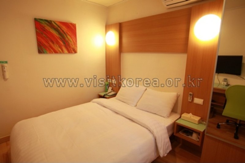 Appletree Hotel - Goodstay  (4/26)