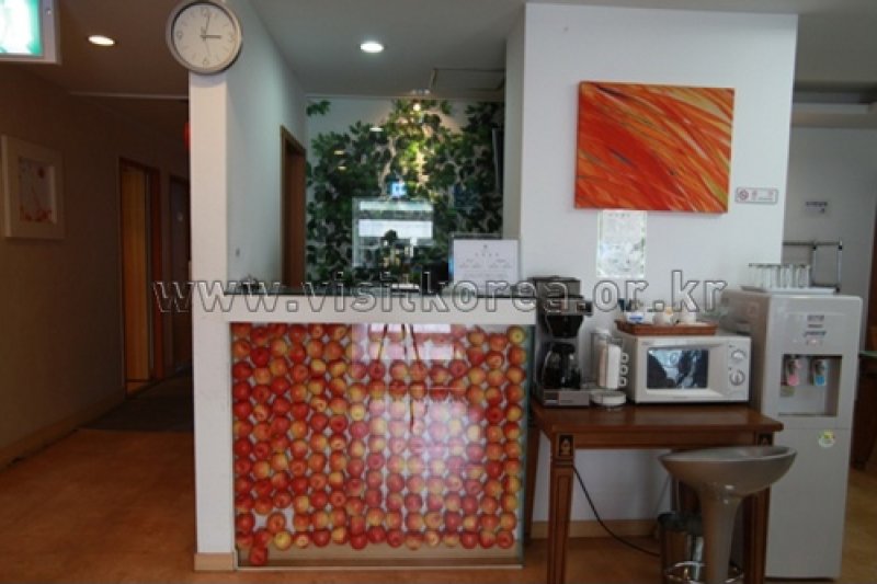 Appletree Hotel - Goodstay  (6/26)