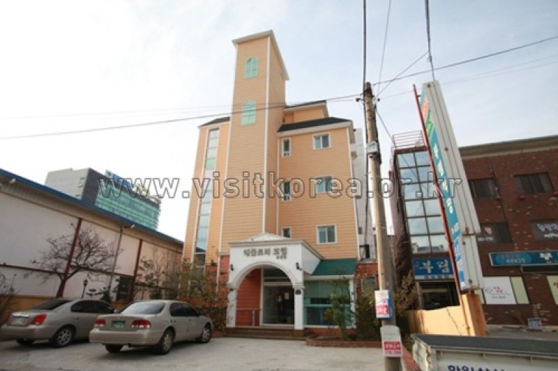Appletree Hotel - Goodstay  (8/26)