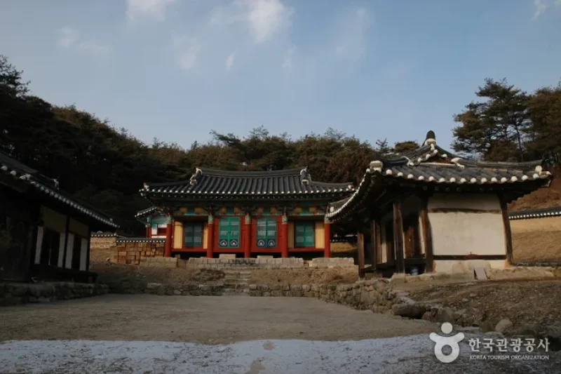 Sunheunghyanggyo Confucian School  (1/2)