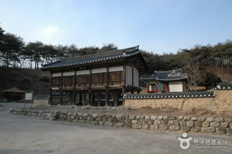 Sunheunghyanggyo Confucian School  (2/2)