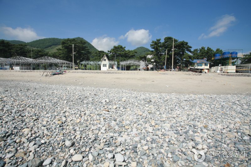 Gwanseong Solbat Beach  (2/4)