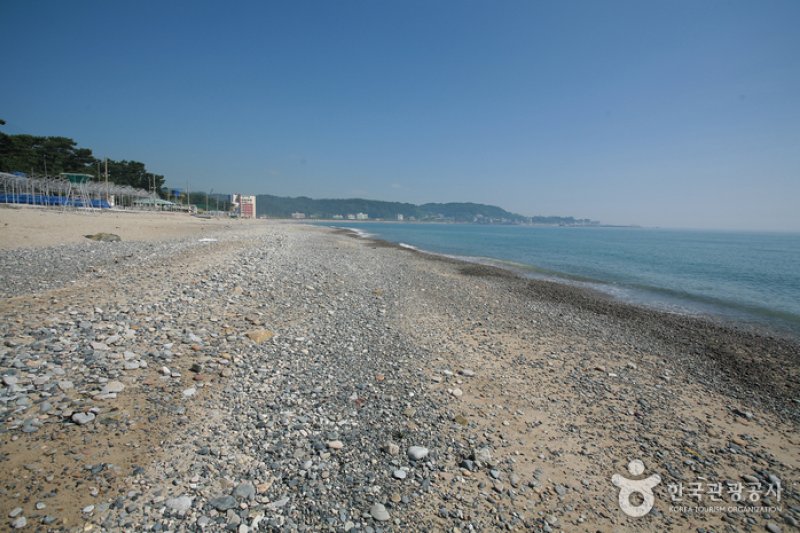 Gwanseong Solbat Beach  (3/4)